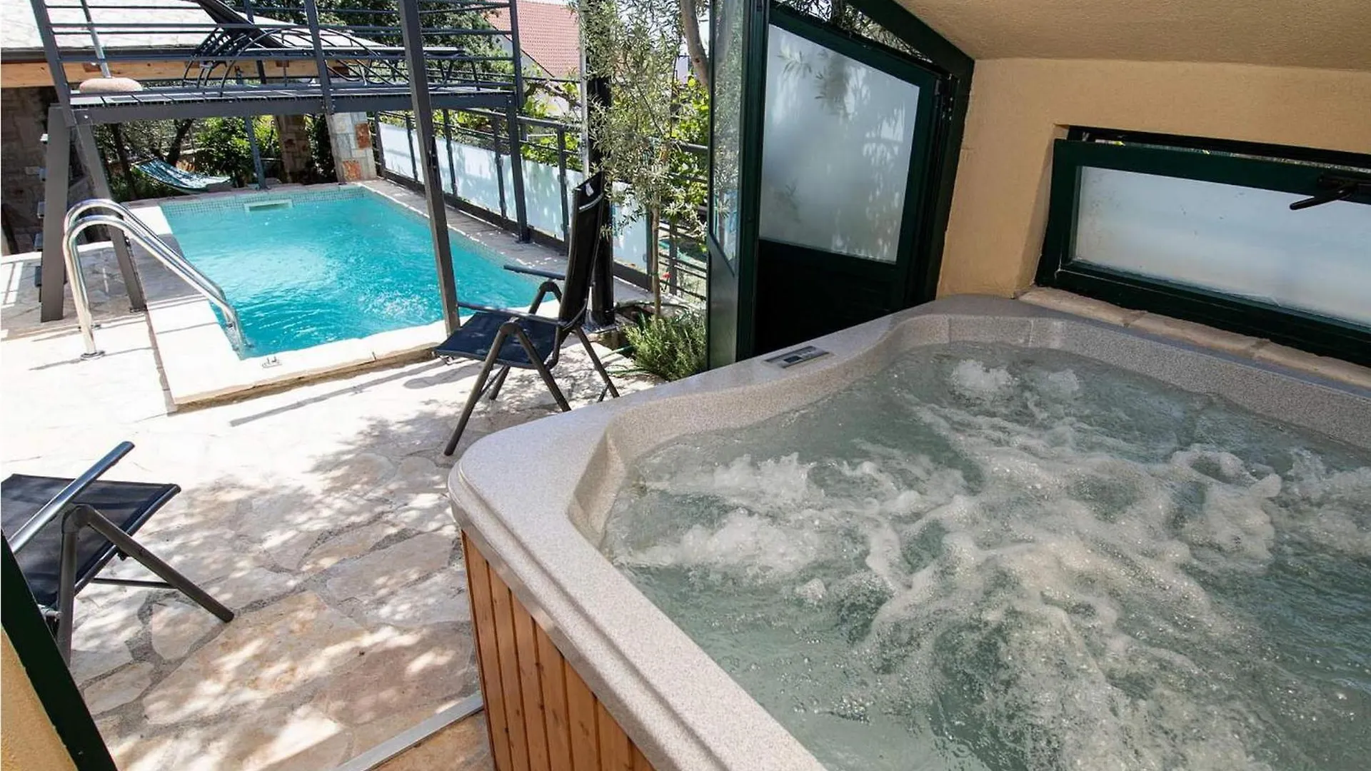 Villa Valencan 2 Mednjan